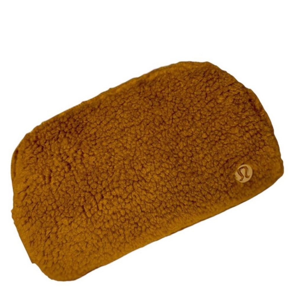 LULULEMON Everywhere Belt Bag Fleece Fur in Burnt Caramel 1 Liter NWT